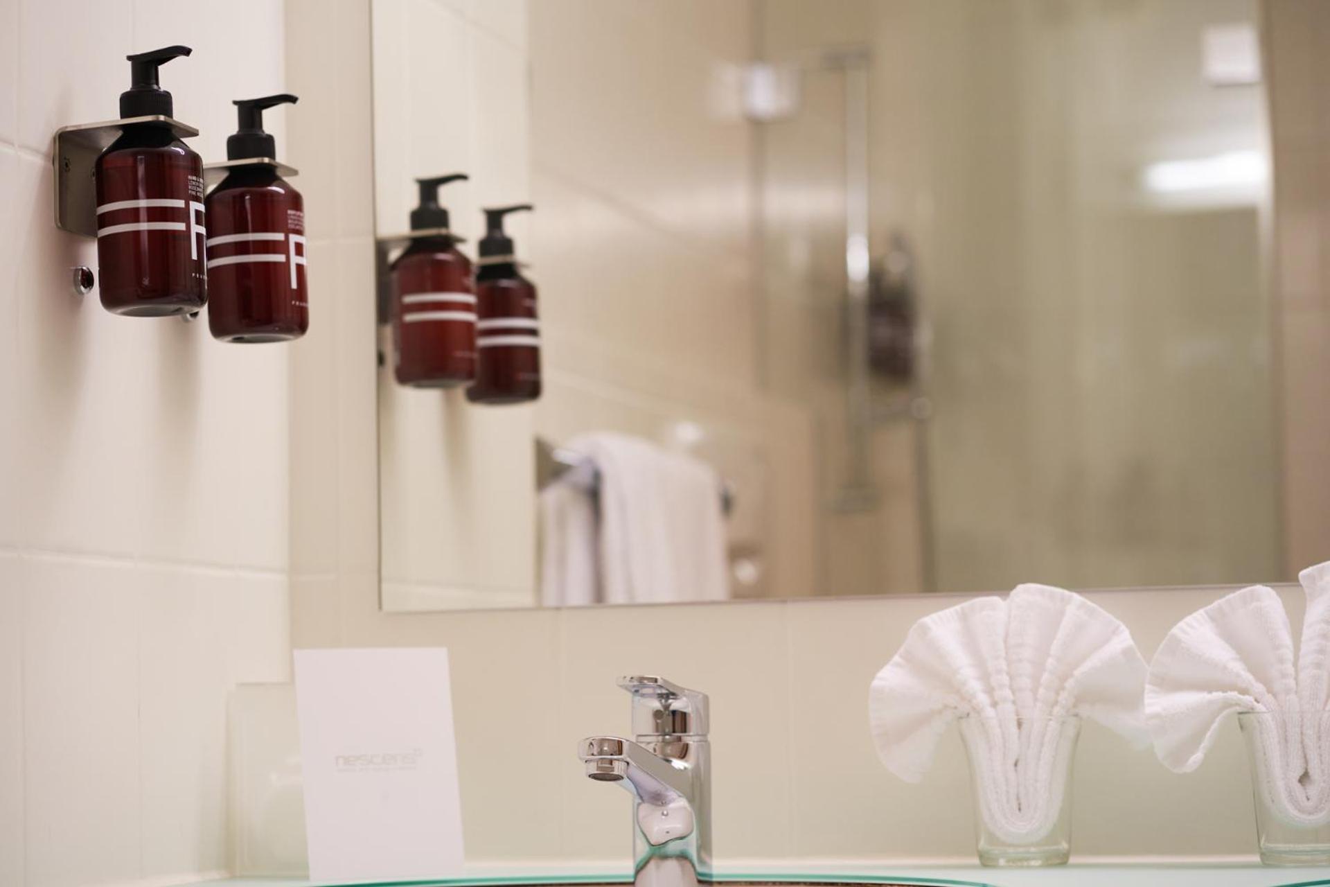 Soldanella By Hotel Adula فيلمز المظهر الخارجي الصورة